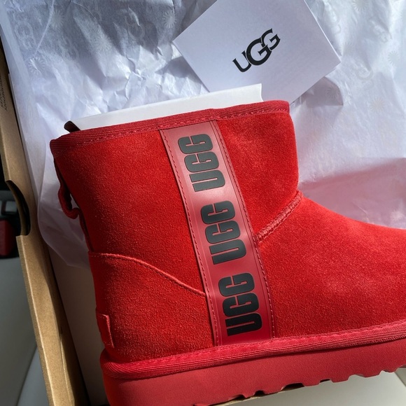 UGG CLASSIC SAMBA RED SUEDE MINI SIDE LOGO BOOTS - Picture 4 of 16